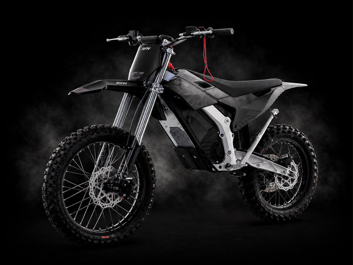 Mota elétrica dxm-moto RFN WARRIOR PRO vista de perfil em estúdio